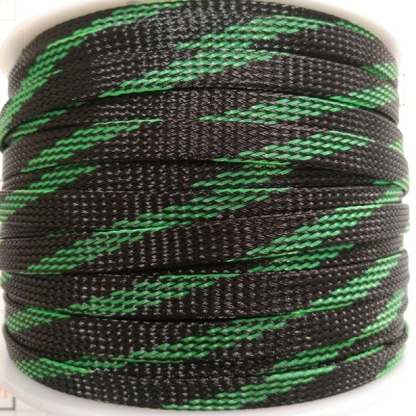 opletka-dlya-kabelya-zmeinaya-kozha-cherno-zelenaya-10mm-100m--0